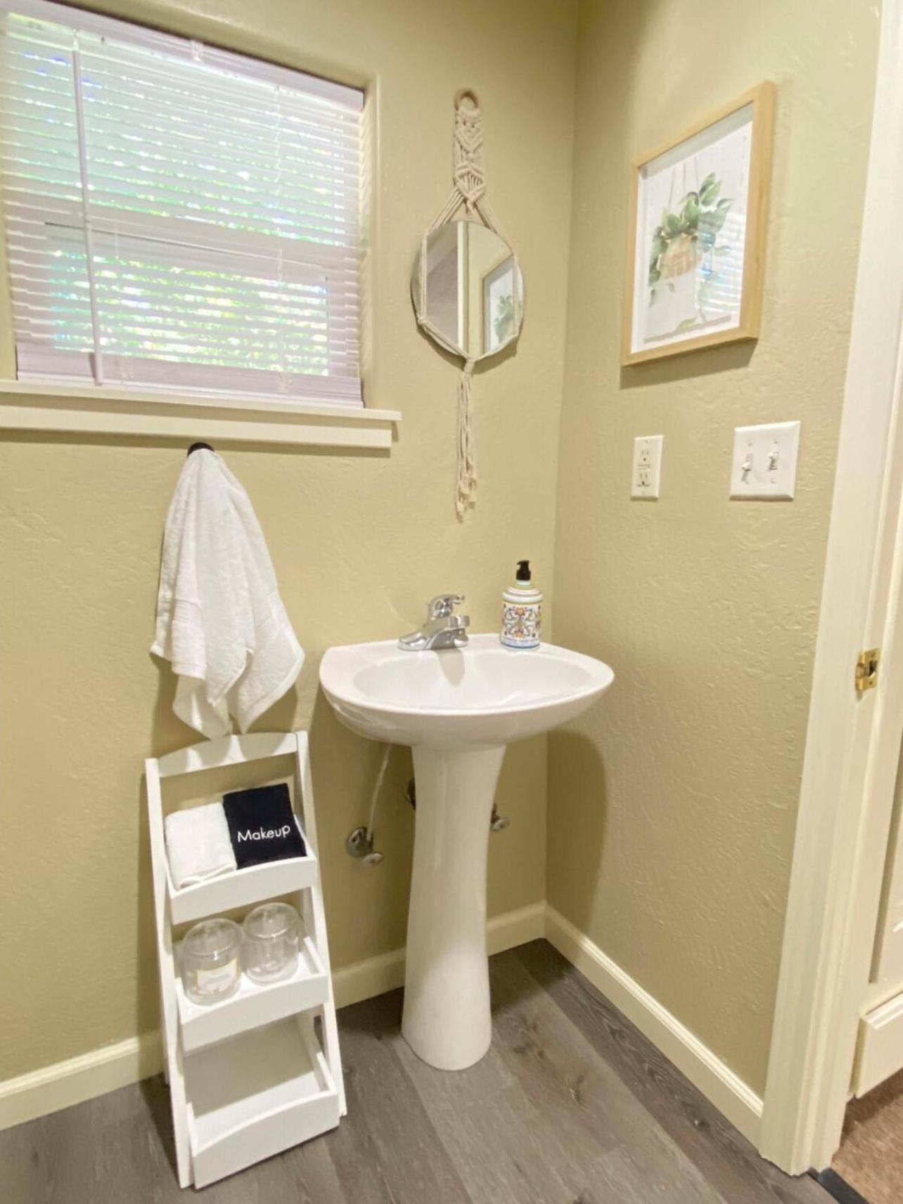 Near Downtown- Kitchen-Washerdryer-Parking Medford Exterior foto
