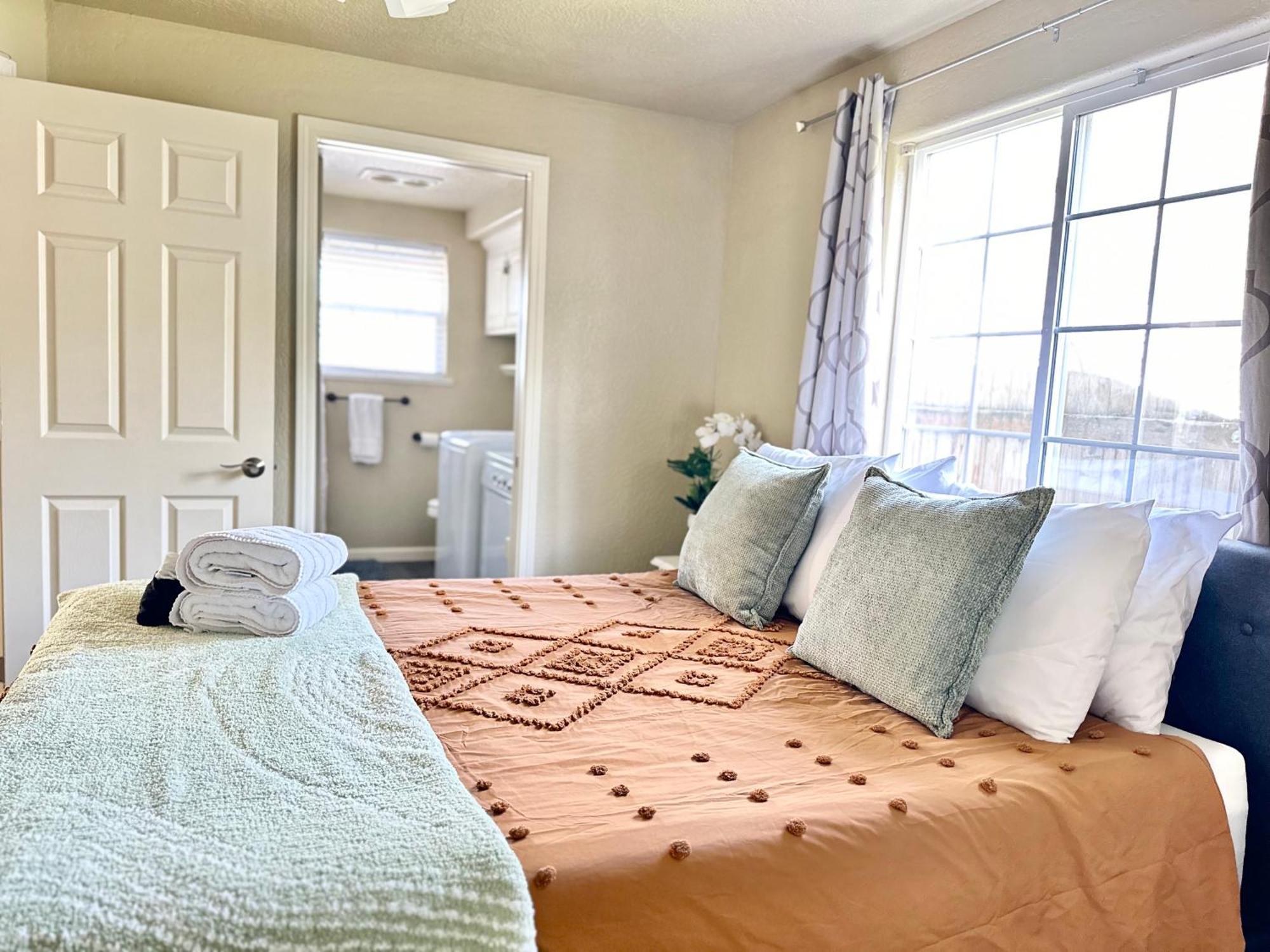 Near Downtown- Kitchen-Washerdryer-Parking Medford Exterior foto