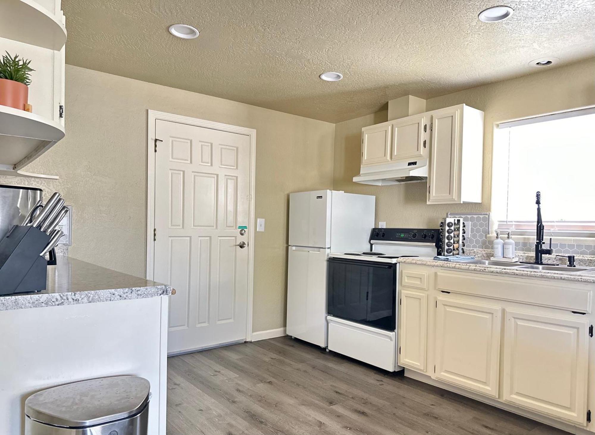 Near Downtown- Kitchen-Washerdryer-Parking Medford Exterior foto